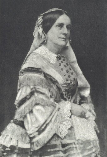 Elizabeth Davis Bancroft.  Probably taken at Brady’s
National Gallery, New York, sometime after her return from
England; from a picture owned by Elizabeth B. Bliss