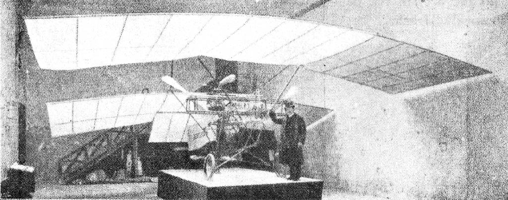 HIPSSICH (1908). Tandem mono. with one propeller before and another in rear of rear plane.