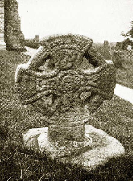 Cross in Churchyard, St Columb