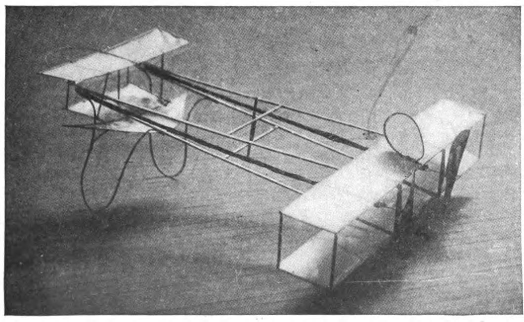 An ingenious biplane