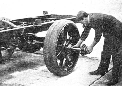 HOW THE AXLE SHAFTS CAN BE WITHDRAWN