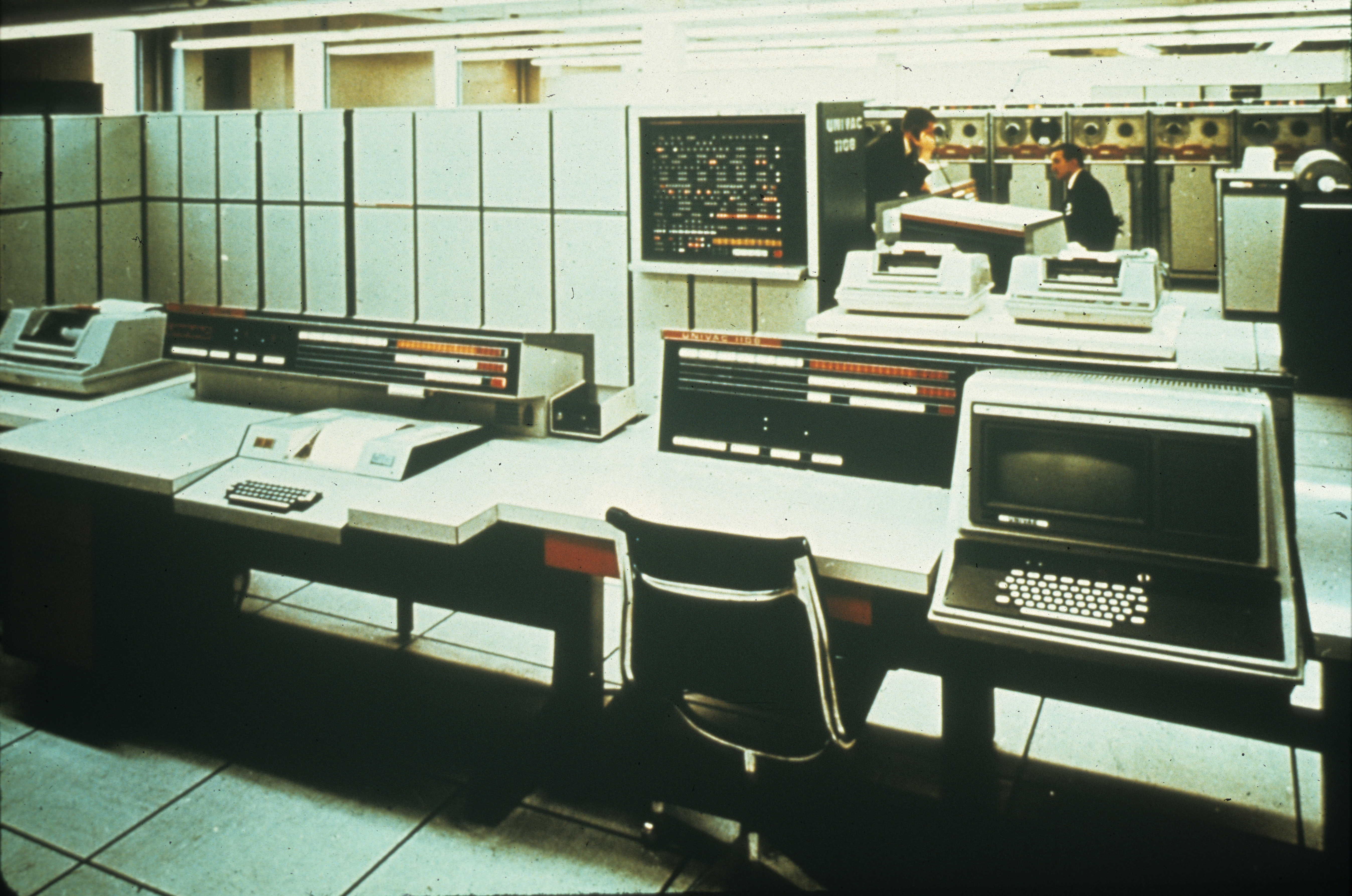 третье поколение эвм ibm 360. Univac 1108. вычислительные машины системы. вычислительные машины системы. суперкомпьютер ibm bluegene.